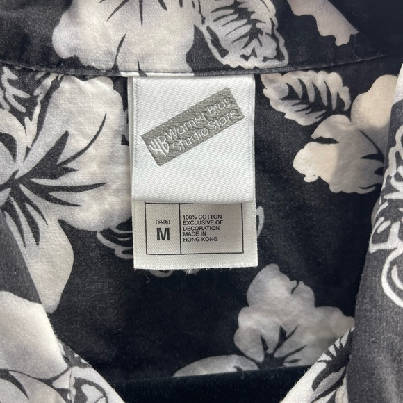 Looney Tunes Tweety Bird Hawaiian Shirt - Picture 6 of 6